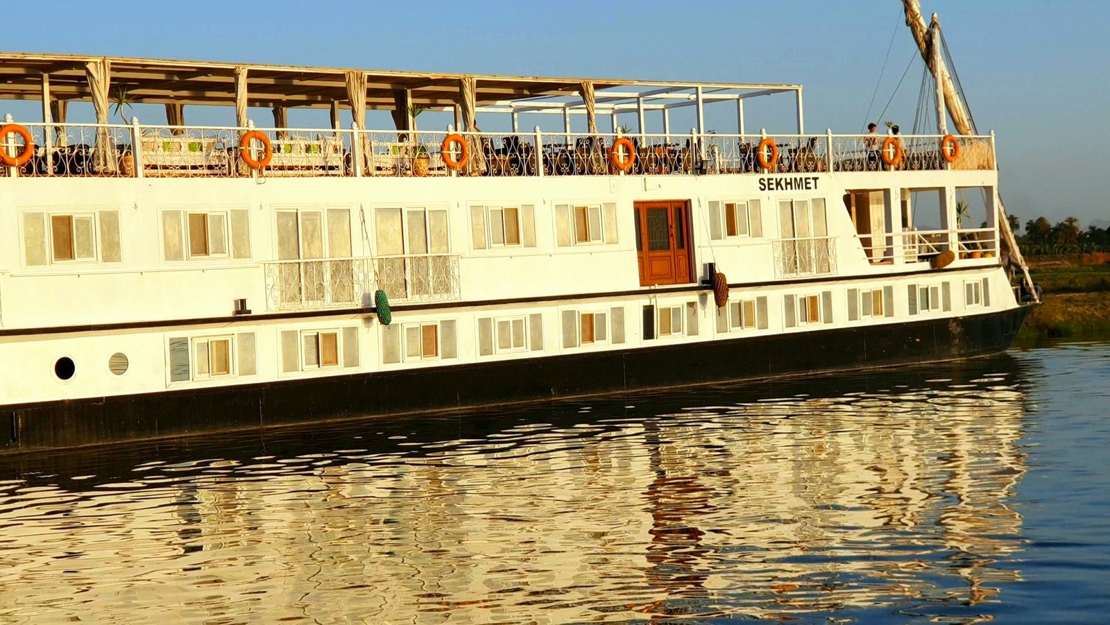 Dahabiya Nile Cruise from Luxor to Aswan