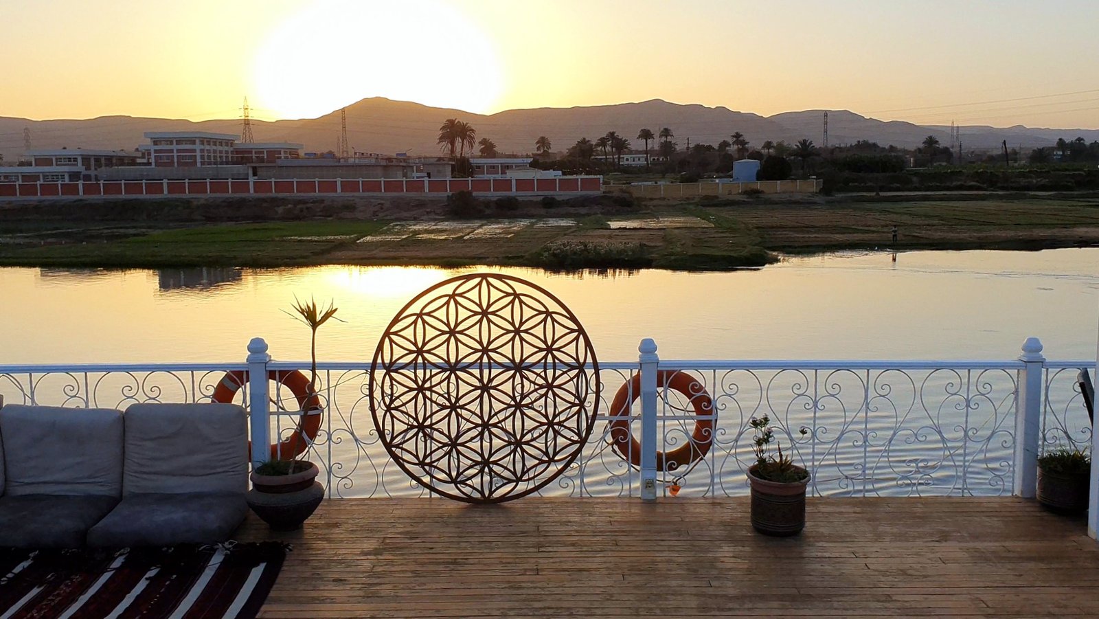 Dahabiya Nile Cruise from Luxor to Aswan