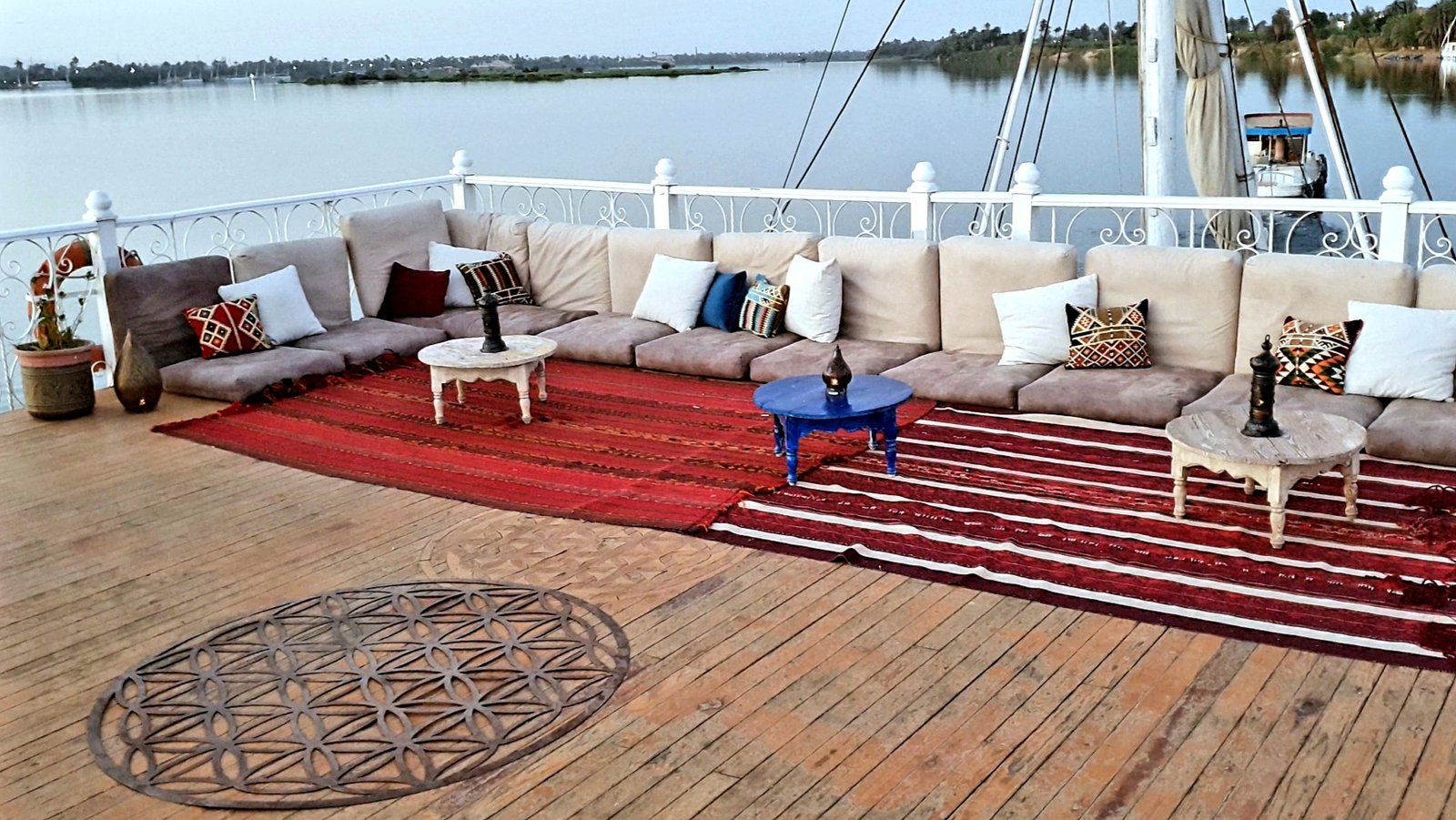 Dahabiya Nile Cruise from Luxor to Aswan