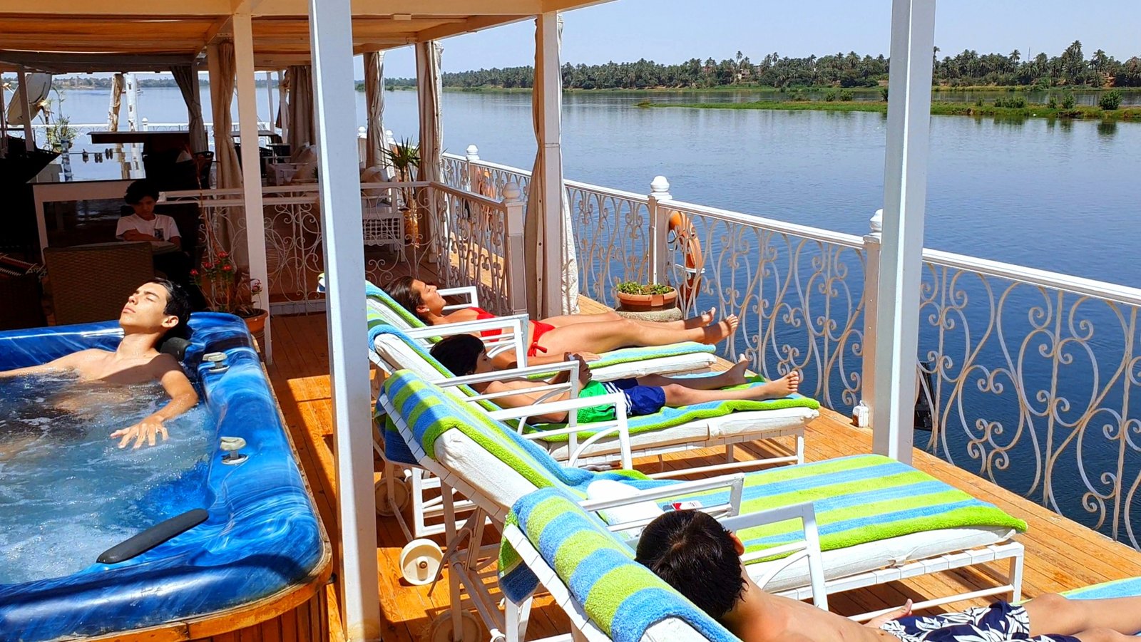 Dahabiya Nile Cruise from Luxor to Aswan