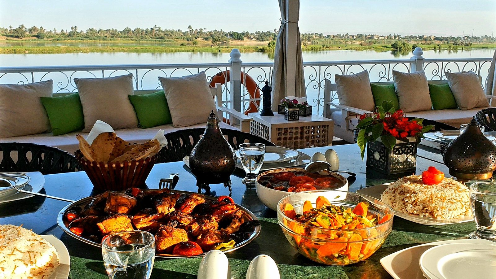 Dahabiya Nile Cruise from Luxor to Aswan