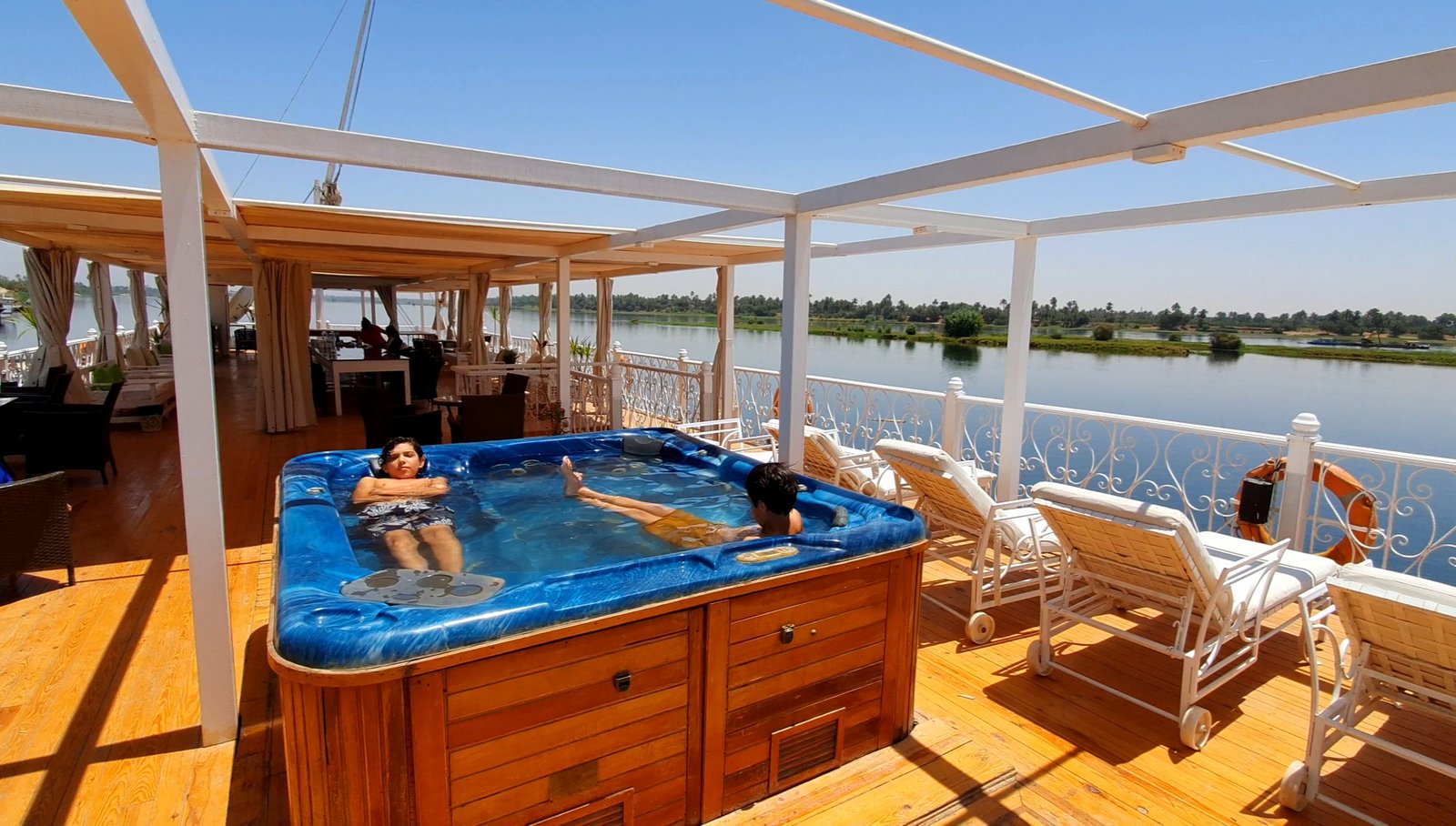 Dahabiya Nile Cruise from Luxor to Aswan