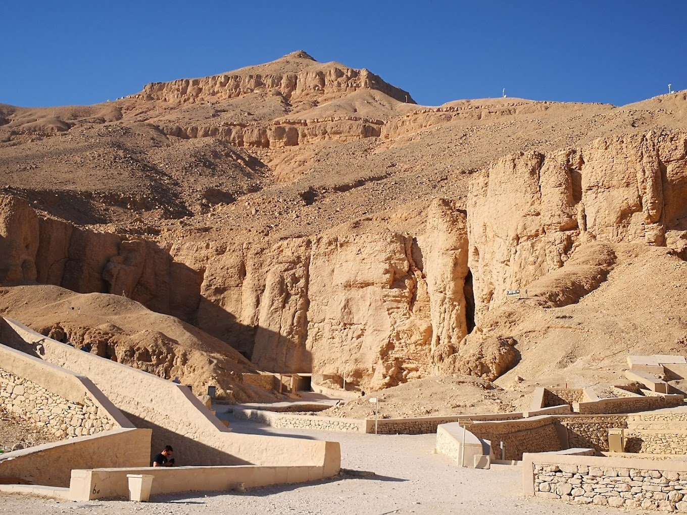 West Bank Highlights Tour in Luxor